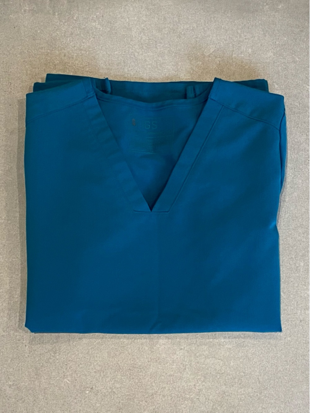 Figs Casma 3-Pocket Scrub Top in Pacific Blue #PO 2133 size XS